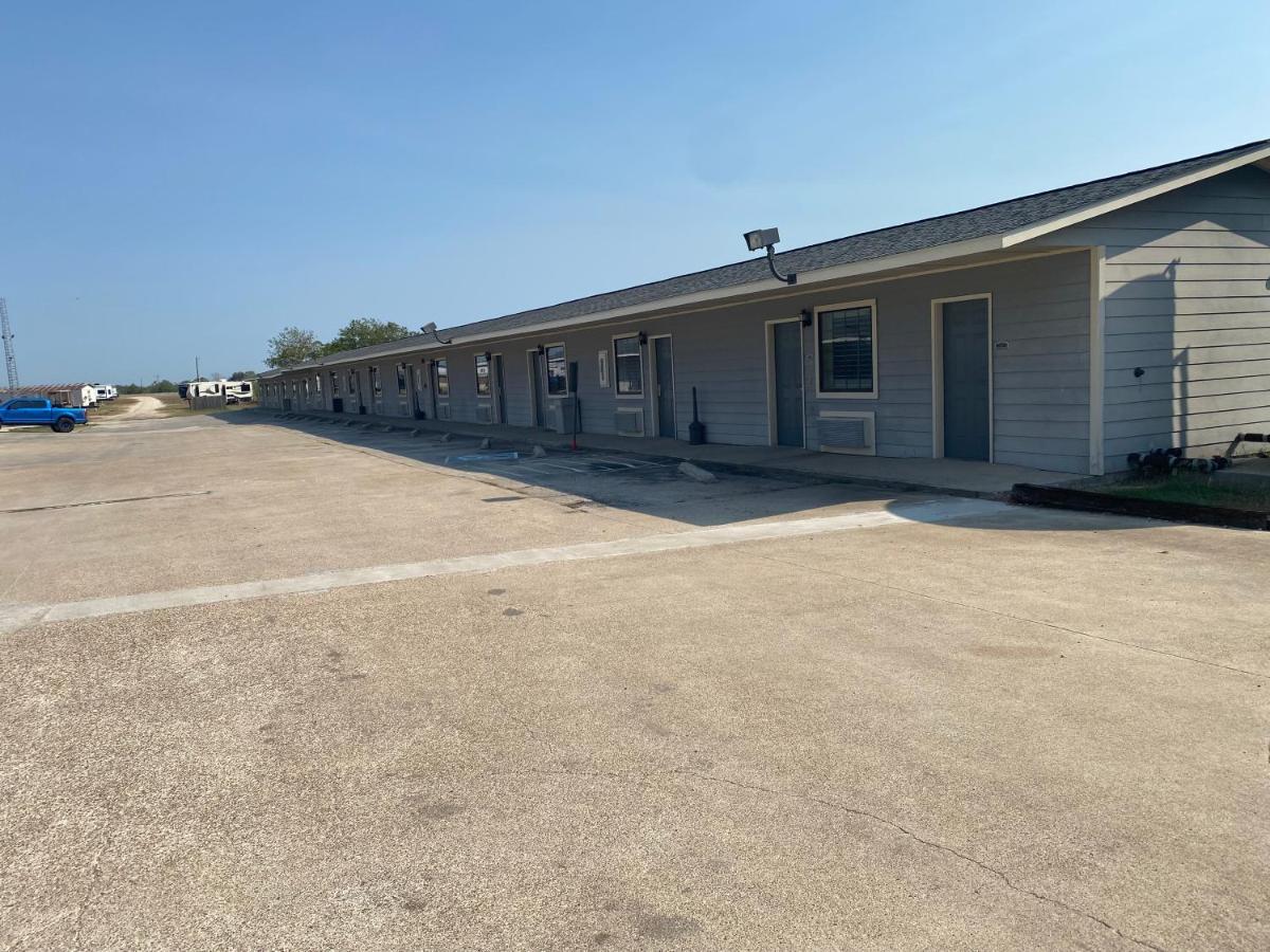 Southern Inns And Suites Now Offering Rv Spaces For Rent Yorktown Eksteriør billede