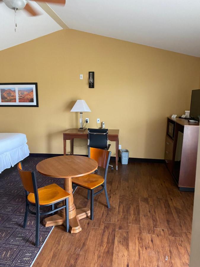 Southern Inns And Suites Now Offering Rv Spaces For Rent Yorktown Eksteriør billede
